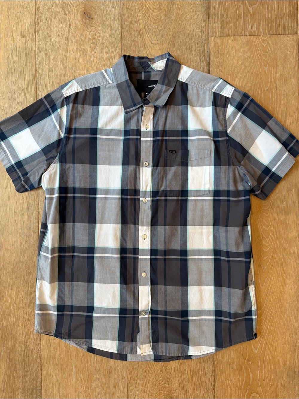 Hurley Short-Sleeve Plaid Button-Up Shirt - Navy, Gray & White